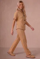 Kahverengi Kısa Kollu V Yaka Siyah Biye Ve Fiyonk Detaylı Pijama Takımı Bella Notte 77917 Kahverengi farklı açı