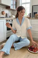 Mavi Fırfır Detaylı Düğmeli Kontrast Yaka Şık Pijama Takımı Bella Notte 77781 Mavi farklı açı