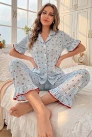 Mavi Pötikare Zemin Romantik Kiraz Desenli Yakalı Fırfır Detaylı Pijama Takımı Bella Notte 77371