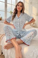 Mavi Pötikare Zemin Romantik Kiraz Desenli Yakalı Fırfır Detaylı Pijama Takımı Bella Notte 77371 Mavi