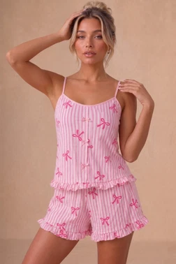 Pembe Çizgili Fiyonk Detaylı Askılı Şortlu Pijama Takımı Bella Notte 79065