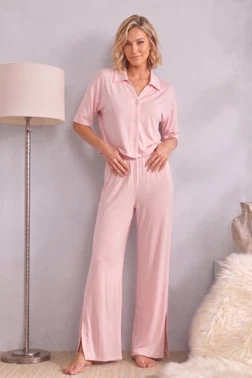 Pembe Kısa Kollu Yırtmaç Ve Düğme Detaylı Şık Kadın Pijama Takımı Bella Notte 60079