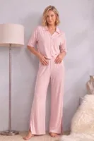 Pembe Kısa Kollu Yırtmaç Ve Düğme Detaylı Şık Kadın Pijama Takımı Bella Notte 60079 Pembe