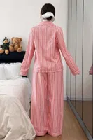 Pembe Klasik Yaka Düğmeli Çizgi Desenli Zamansız Pijama Takımı Bella Notte 77429 Pembe görsel 7