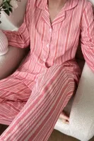 Pembe Klasik Yaka Düğmeli Çizgi Desenli Zamansız Pijama Takımı Bella Notte 77429 Pembe görsel 5