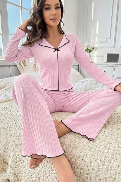 Pembe Pamuklu Siyah Biyeli Fiyonk Detaylı Pijama Takımı Bella Notte 77433