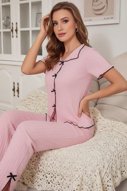 Pembe V Yaka Kısa Kollu Fiyonk Detaylı Geniş Paça Pamuklu Pijama Takımı Bella Notte 77451 - Alternatif Görünüm