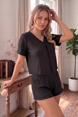 Siyah V Yaka Kısa Kollu Biye Detaylı Şortlu Pijama Takımı Bella Notte 79017 - Alternatif Görünüm