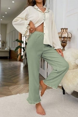 Yeşil Uzun Kollu V Yaka Fırfır Detaylı Pijama Takımı Bella Notte 77007