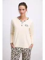 Kadın Uzun Kollu T-Shirt ve Pantolon Pijama Takımı – %100 Pamuk, Leopar Desen Detaylı Anıl 11549 Krem detay görünüm